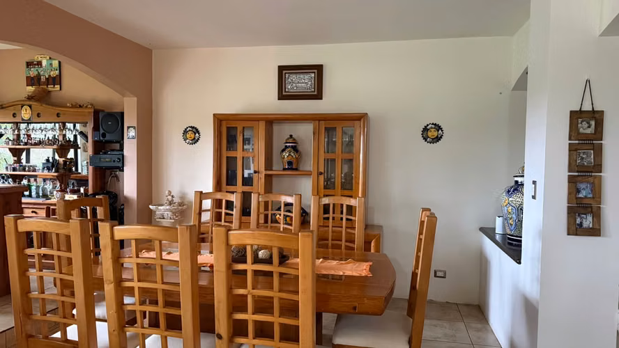 Se vende Casa en Residencial, San Isidro, Heredia