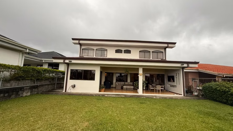 Se vende Casa en Residencial, San Isidro, Heredia