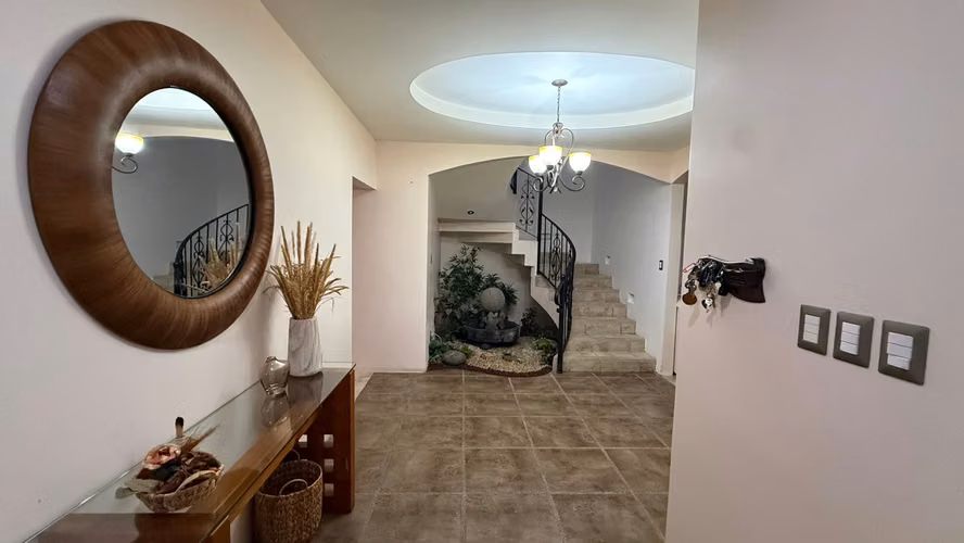 Se vende Casa en Residencial, San Isidro, Heredia