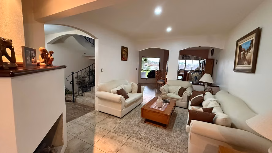 Se vende Casa en Residencial, San Isidro, Heredia