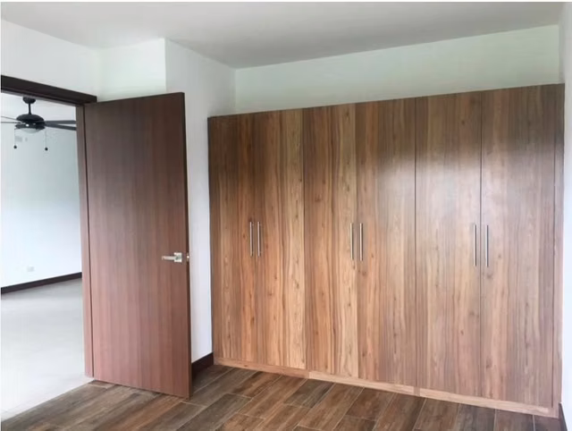Venta de apartamento. Condominio Vía Natura, Curridabat (SV)
