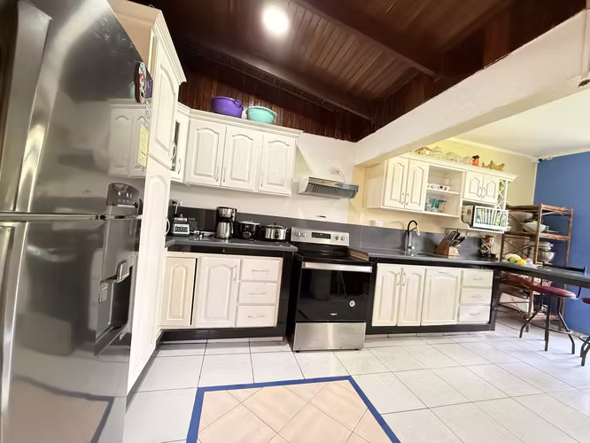 Venta de casa en Guapiles Pococi