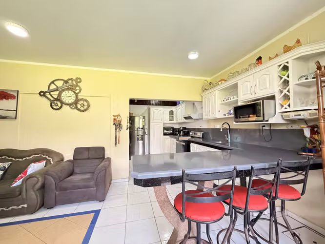 Venta de casa en Guapiles Pococi