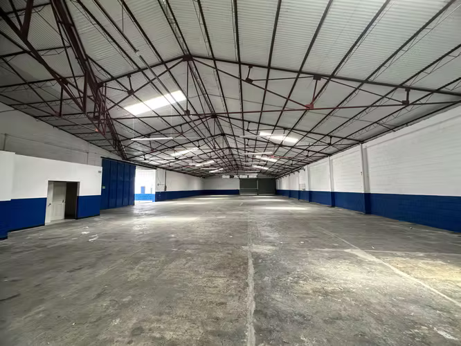 SE ALQUILA BODEGA CERCA DE LA SABANA - Imagen 15