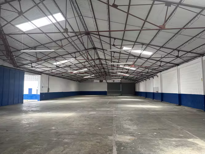 SE ALQUILA BODEGA CERCA DE LA SABANA - Imagen 16