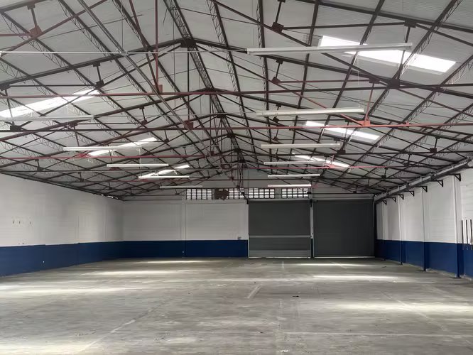 SE ALQUILA BODEGA CERCA DE LA SABANA - Imagen 17