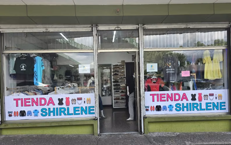 LCC-360 SE VENDEN 2  LOCALES #14-17 PRECIO AMBOS $165.000 - Imagen 3