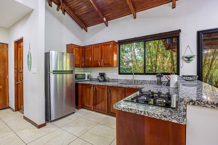 Tropical Villa in Canto del Mar | Walk to Dominicalito Beach - Imagen 6