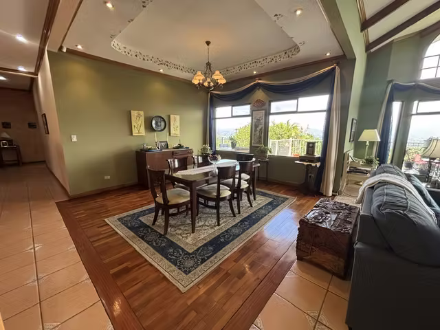 Venta de casa independiente con preciosa vista. San Isidro, Heredia (SV)