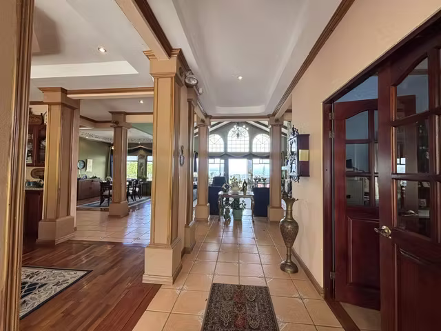 Venta de casa independiente con preciosa vista. San Isidro, Heredia (SV)