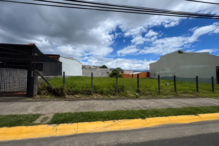 ¡Lote en venta en Mercedes Norte, Heredia!
