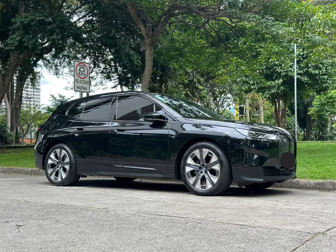 BMW iX X-DRIVE 40 - Imagen 16