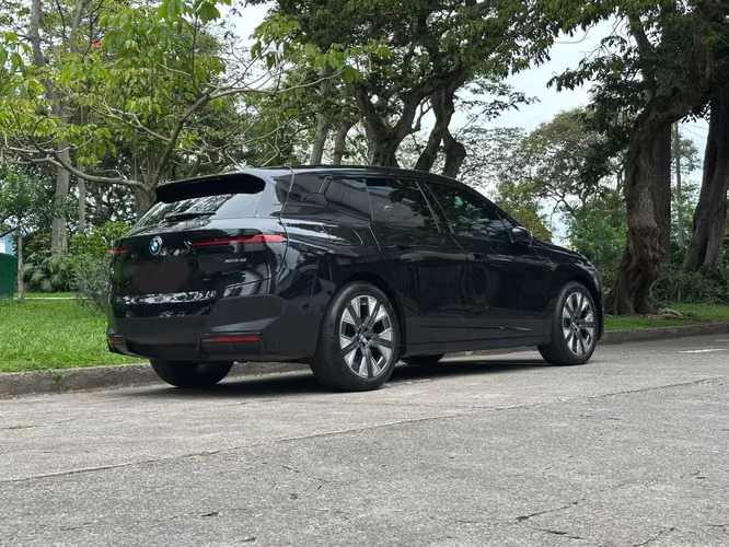 BMW iX X-DRIVE 40 - Imagen 9