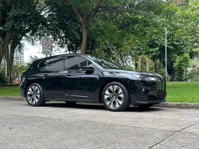 BMW iX X-DRIVE 40 - Imagen 12