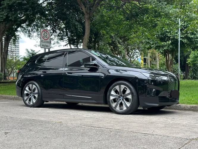 BMW iX X-DRIVE 40 - Imagen 11