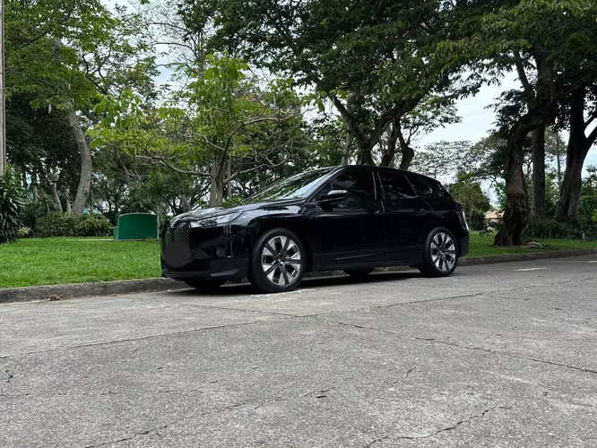 BMW iX X-DRIVE 40 - Imagen 3