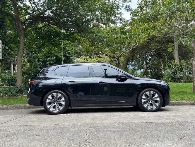 BMW iX X-DRIVE 40 - Imagen 15