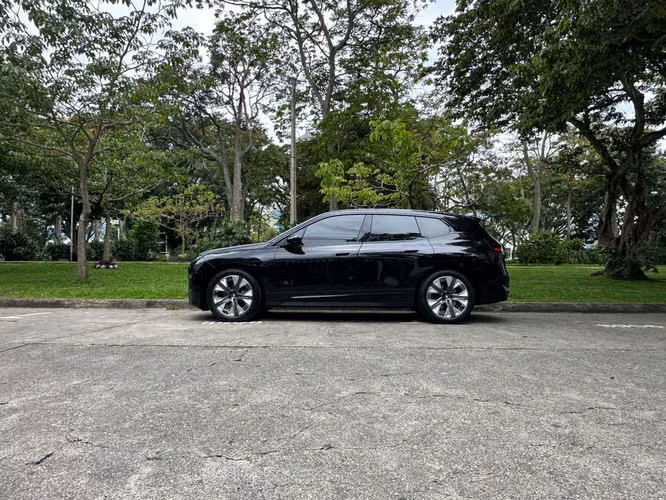 BMW iX X-DRIVE 40 - Imagen 7
