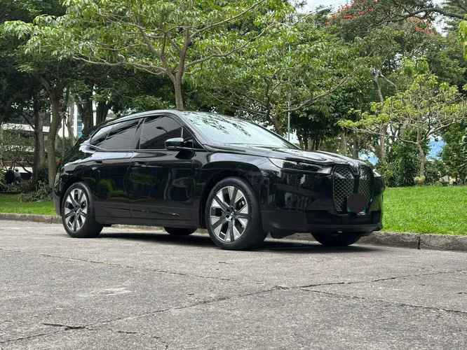 BMW iX X-DRIVE 40 - Imagen 10
