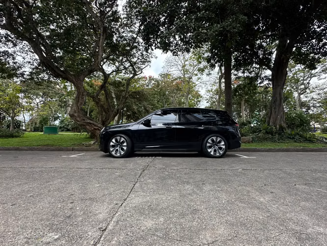 BMW iX X-DRIVE 40 - Imagen 8