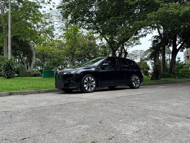 BMW iX X-DRIVE 40 - Imagen 2
