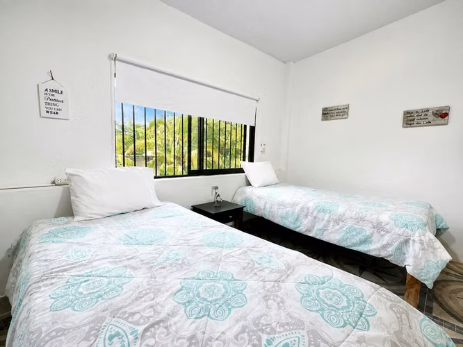 Amplia Casa en Alquiler con Piscina Privada y Vista a las Montañas