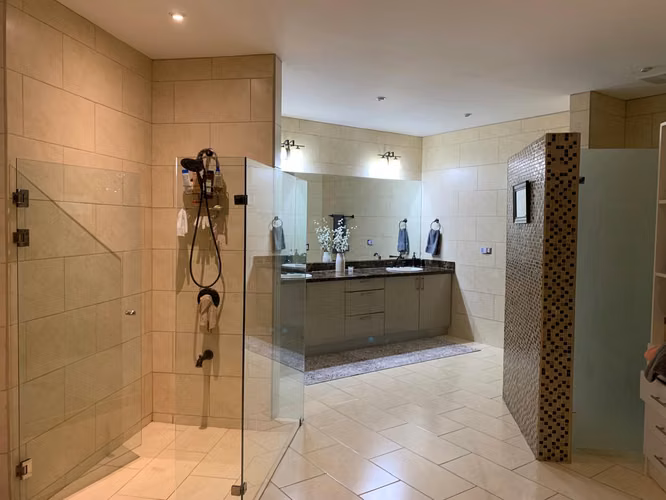 Venta de casa de una planta en condominio en Piedades de Santa Ana