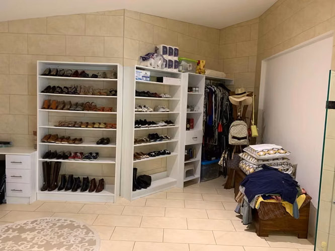 Venta de casa de una planta en condominio en Piedades de Santa Ana