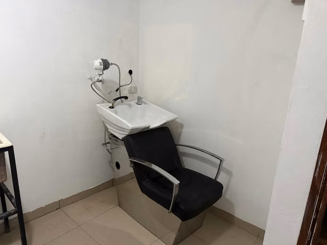 Workstations for Makeup / Massage / Stylist for rent
