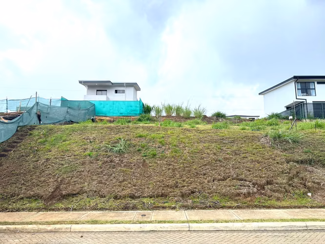 Venta de lote en Condominio en Moravia