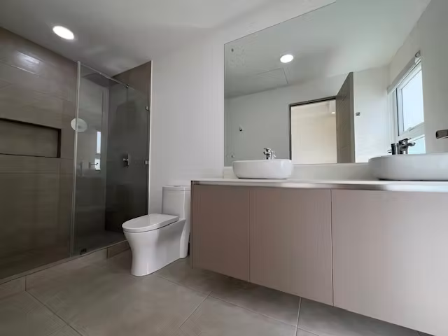 ALQUILER DE CASA EN GUACHIPELIN, ESCAZU EN CONDOMINIO SOURCE LIVING, CON LÍNEA BLANCA - Imagen 11