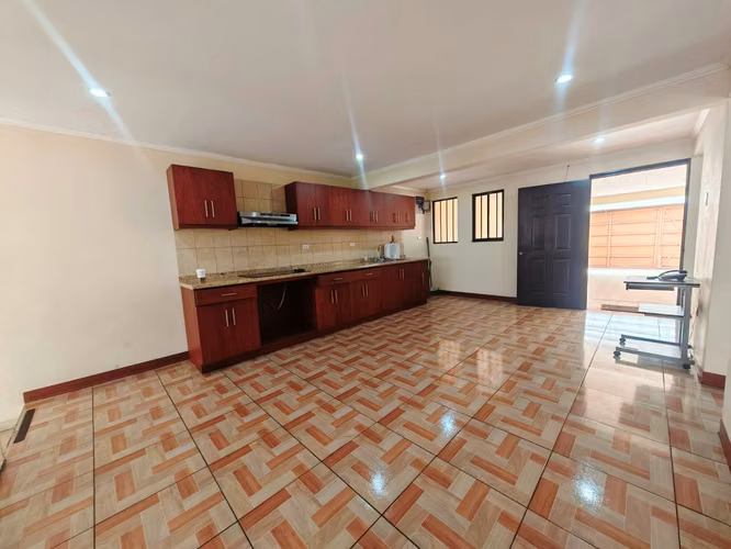 Alquiler de Casa en SABANA SUR USO DE SUELO COMERCIAL - Imagen 10