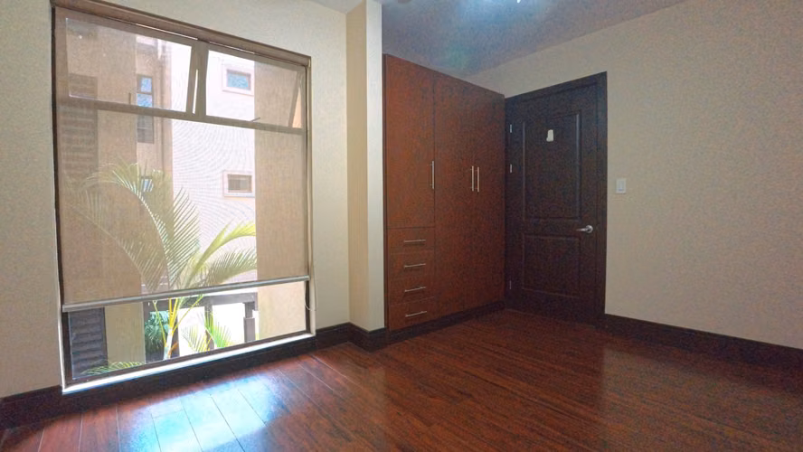 Alquiler de apartamento con línea blanca · 2 hab · 119 m² - Imagen 9