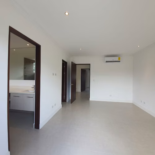 Alquiler de condominio en Parques del Sol