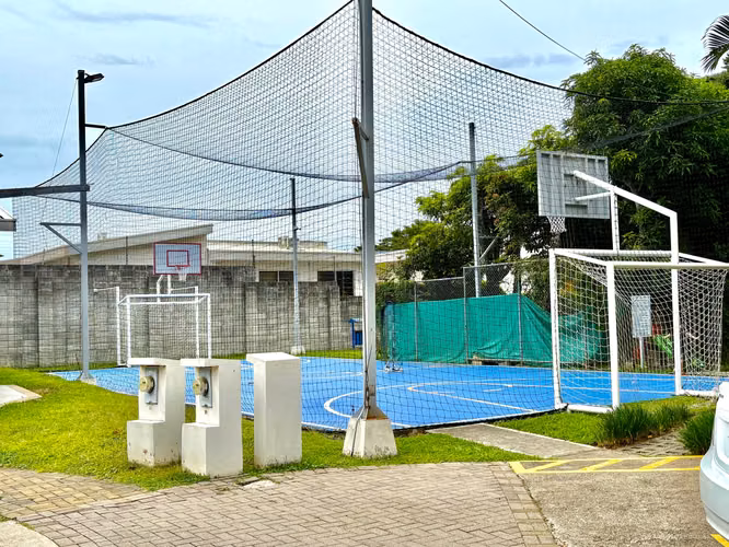 RIO ORO SANTA ANA! MODERNA CASA ESQUINERA 3 HAB + SERVICIO + JARDIN