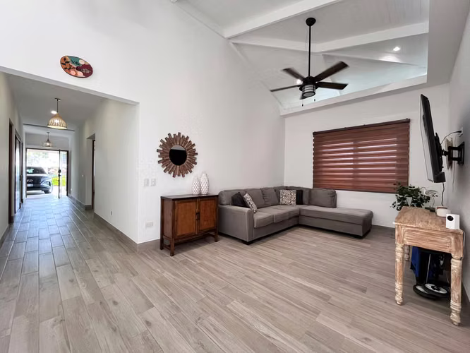 Luxury Home with pool for Sale in Amaru Condominium – Puntaleona, Costa Rica $600.000 - Imagen 10
