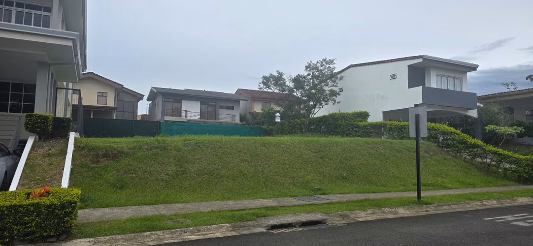 Venta de Lote en Tierras del Café, Heredia