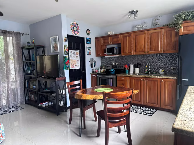 Casa en Venta en Málaga Herradura – Jacuzzi Privado, Confort y Vida en el Pacífico Central, $170.000