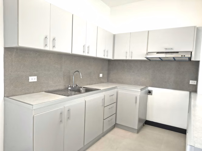 ALQUILER APARTAMENTO $ 1.300 POZOS (INCLUYE SERVICIOS)