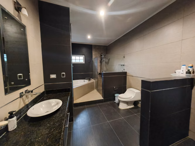 CASA EN VENTA EN VELLE DEL SOL CON 5 HABITACIONES, LINDORA