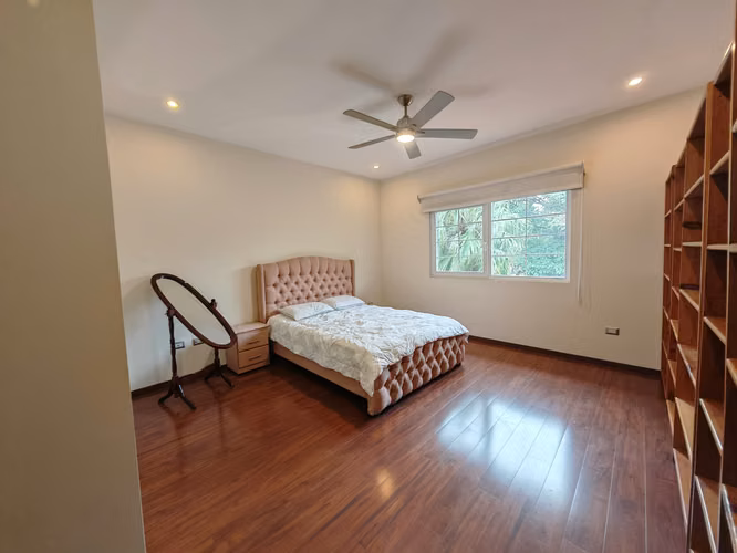 CASA EN VENTA EN VELLE DEL SOL CON 5 HABITACIONES, LINDORA