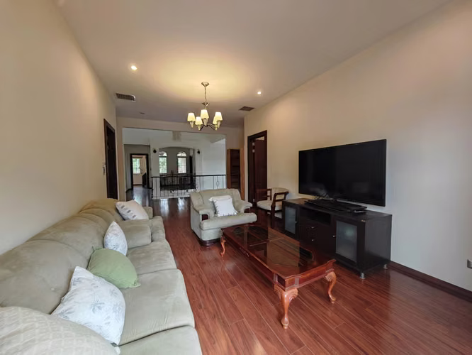 CASA EN VENTA EN VELLE DEL SOL CON 5 HABITACIONES, LINDORA