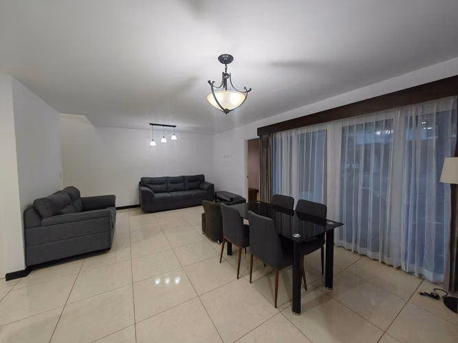 CASA ESQUINERA EN VENTA EN CIUDAD COLON. HACIENDA COLON