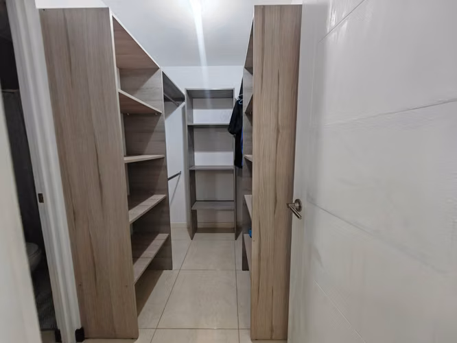 CASA ESQUINERA EN VENTA EN CIUDAD COLON. HACIENDA COLON