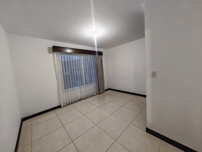 CASA ESQUINERA EN VENTA EN CIUDAD COLON. HACIENDA COLON