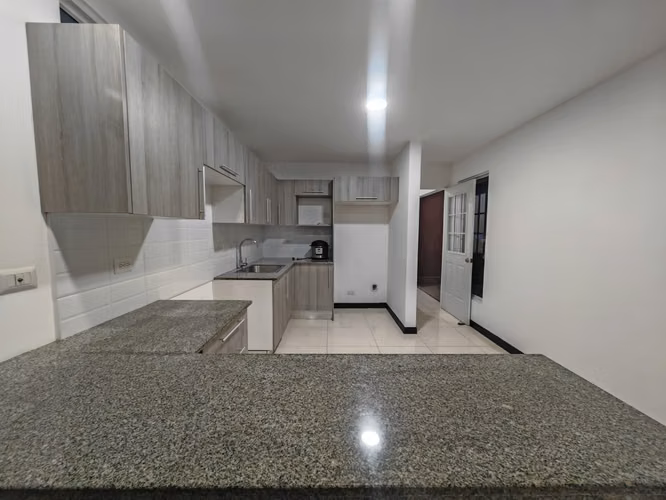 CASA ESQUINERA EN VENTA EN CIUDAD COLON. HACIENDA COLON