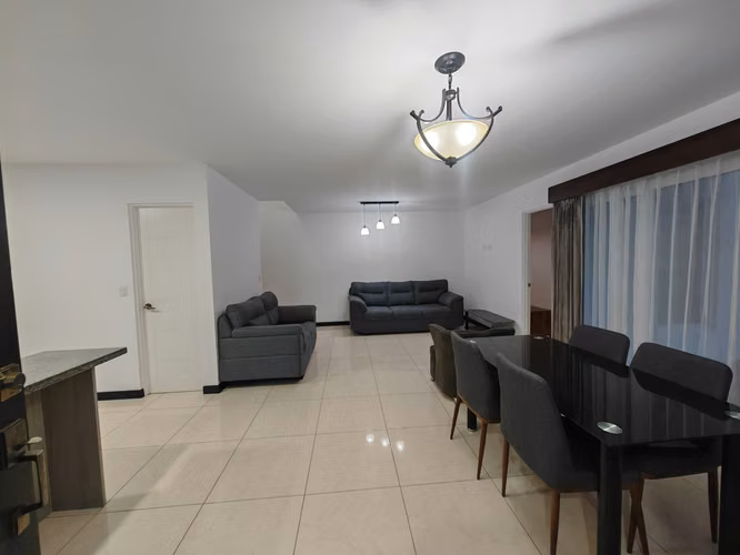 CASA ESQUINERA EN VENTA EN CIUDAD COLON. HACIENDA COLON