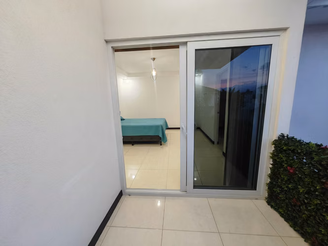CASA ESQUINERA EN VENTA EN CIUDAD COLON. HACIENDA COLON