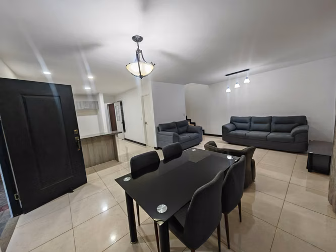 CASA ESQUINERA EN VENTA EN CIUDAD COLON. HACIENDA COLON
