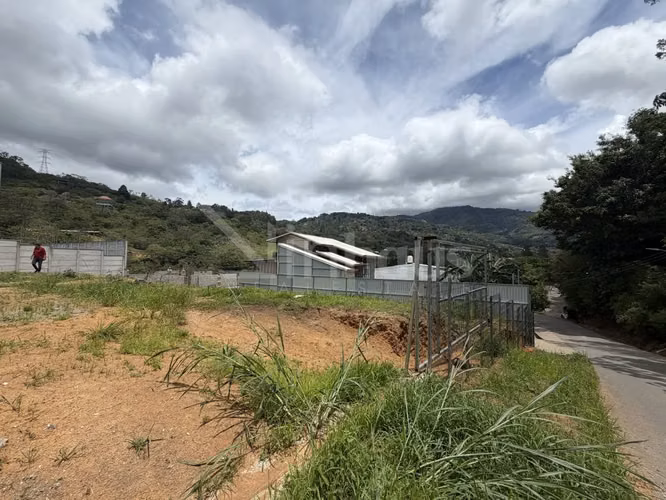 Venta de lote en Aserrí-AS